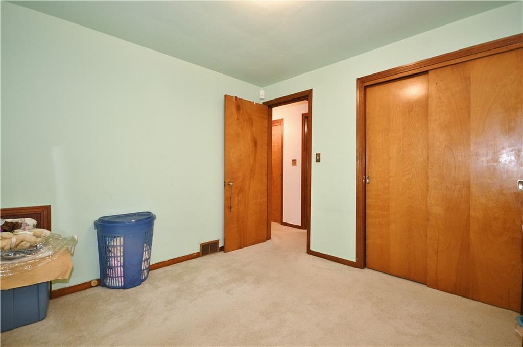 562 Grove Road Verona, PA 15147 - Photo 18 of 25 Gallery Image 18