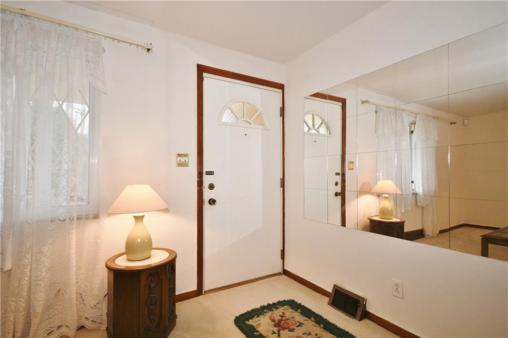 562 Grove Road Verona, PA 15147 - Photo 3 of 25 Gallery Image 3
