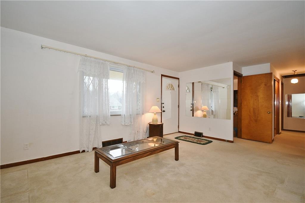 562 Grove Road Verona, PA 15147 - Photo 4 of 25 Gallery Image 4