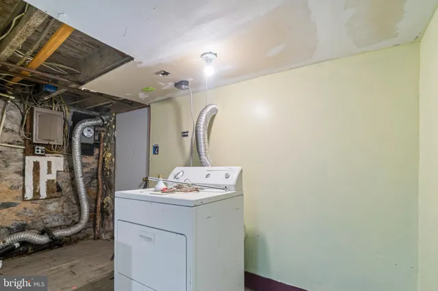 a picture of a bench in the back