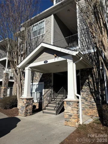 $1,550 | 300 Vista Lake Drive, Unit 205, Candler, NC 28715