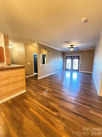 $1,550 | 300 Vista Lake Drive, Unit 205, Candler, NC 28715