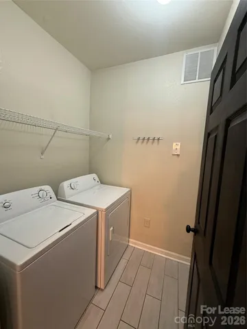 $1,550 | 300 Vista Lake Drive, Unit 205, Candler, NC 28715