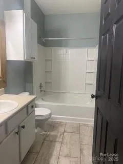 $1,550 | 300 Vista Lake Drive, Unit 205, Candler, NC 28715