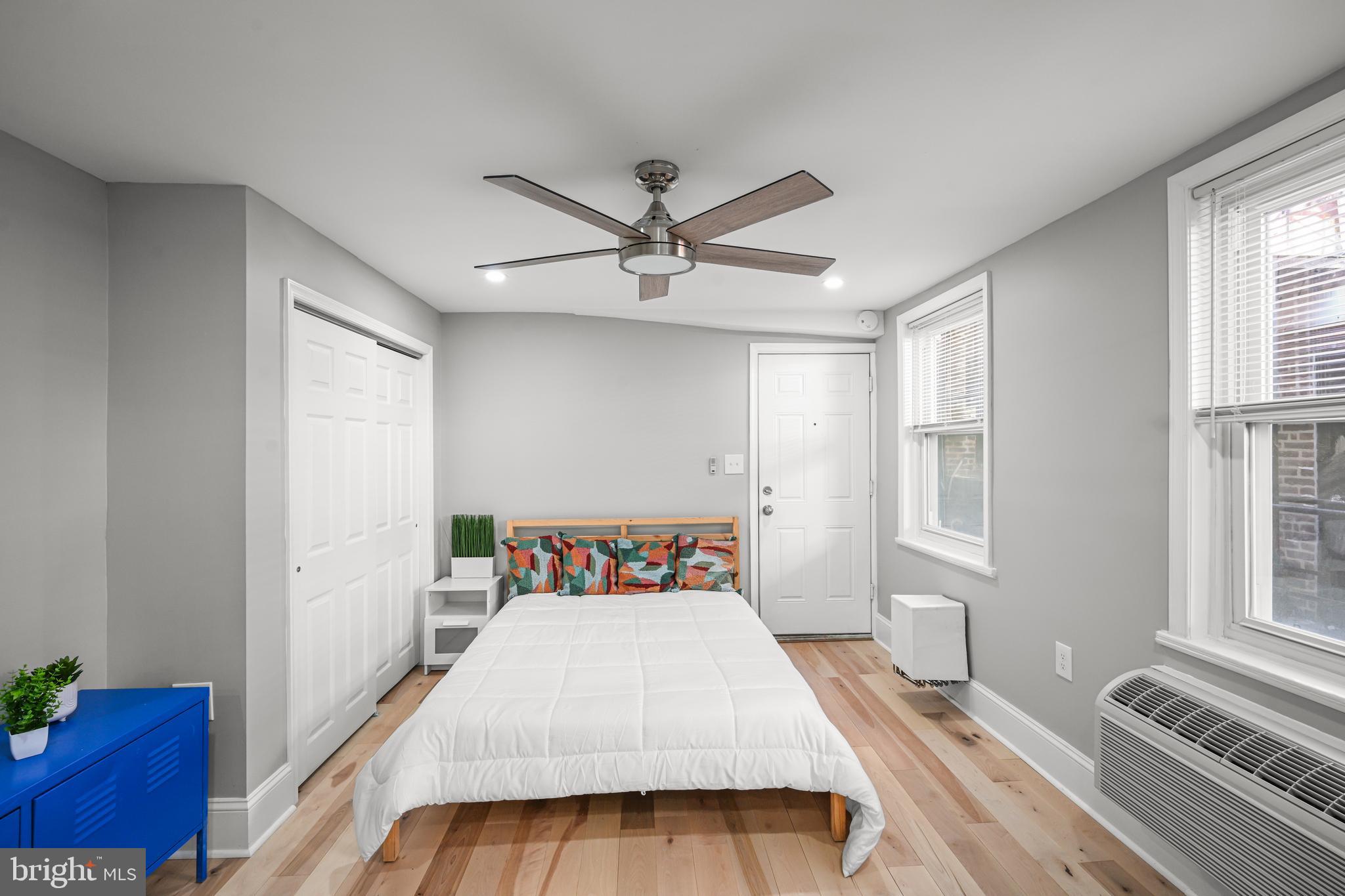 321 South 16th Street, Unit 3R Philadelphia, PA 19102 - Photo 3 of 8