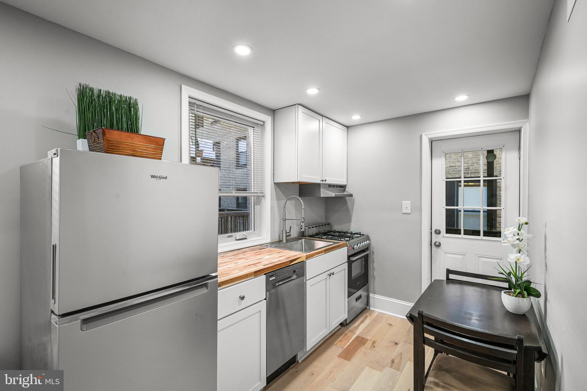 321 South 16th Street, Unit 3R Philadelphia, PA 19102 - Photo 4 of 8