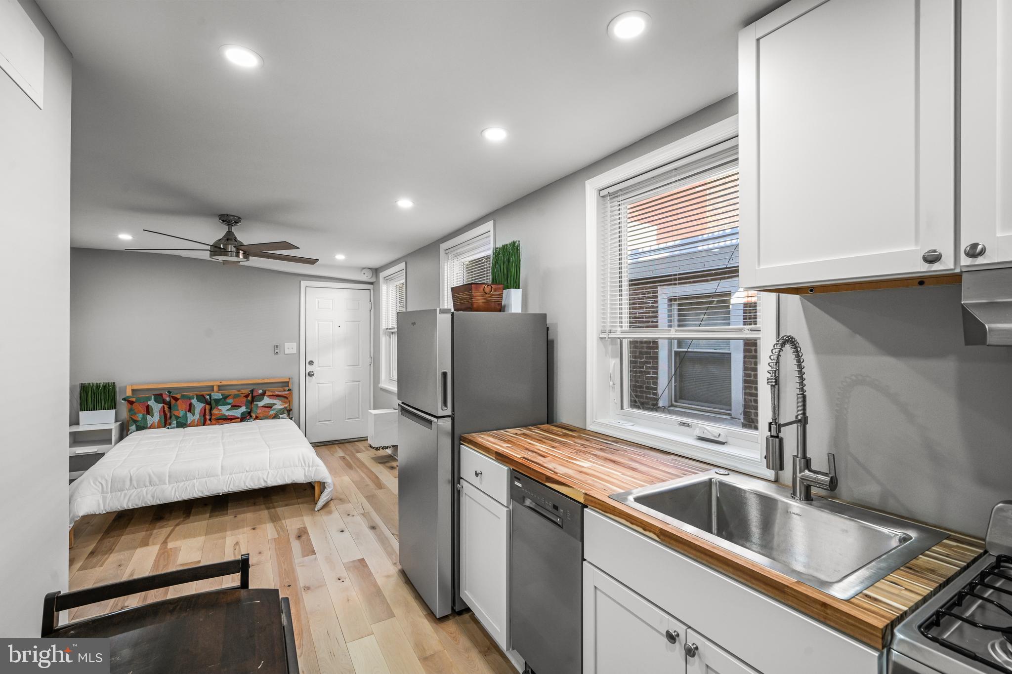 321 South 16th Street, Unit 3R Philadelphia, PA 19102 - Photo 5 of 8