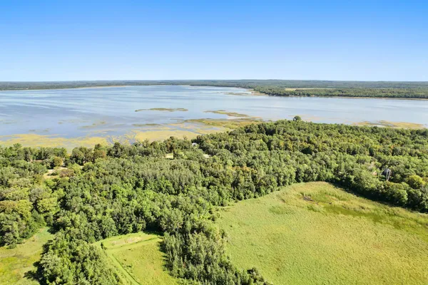 $795,000 | 37895 Southwest Height Of Land Drive, Rochert, MN 56578