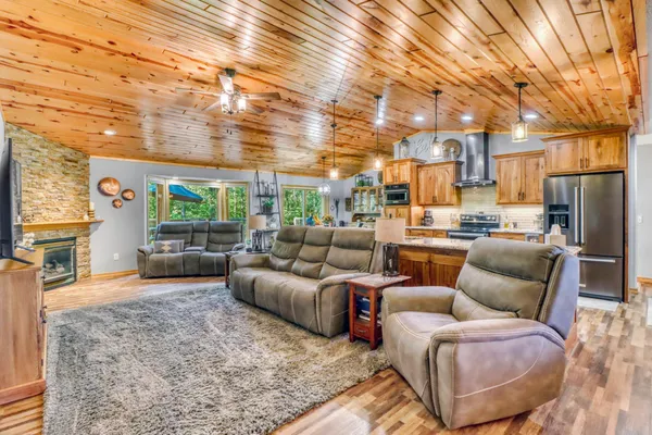 $795,000 | 37895 Southwest Height Of Land Drive, Rochert, MN 56578