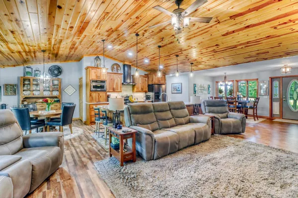 $795,000 | 37895 Southwest Height Of Land Drive, Rochert, MN 56578