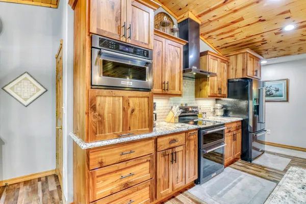 $795,000 | 37895 Southwest Height Of Land Drive, Rochert, MN 56578