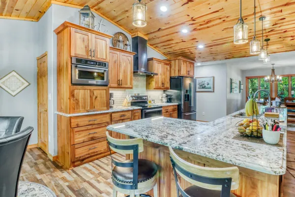 $795,000 | 37895 Southwest Height Of Land Drive, Rochert, MN 56578