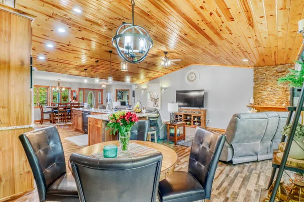 $795,000 | 37895 Southwest Height Of Land Drive, Rochert, MN 56578