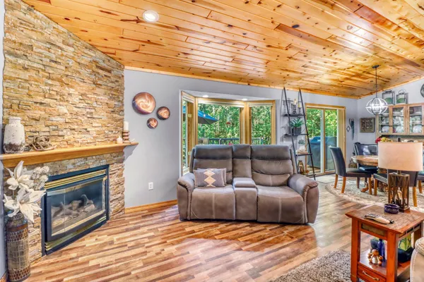 $795,000 | 37895 Southwest Height Of Land Drive, Rochert, MN 56578