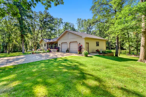 $795,000 | 37895 Southwest Height Of Land Drive, Rochert, MN 56578