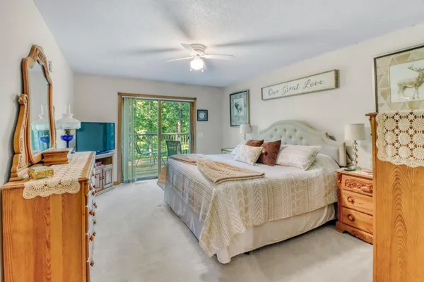 $795,000 | 37895 Southwest Height Of Land Drive, Rochert, MN 56578