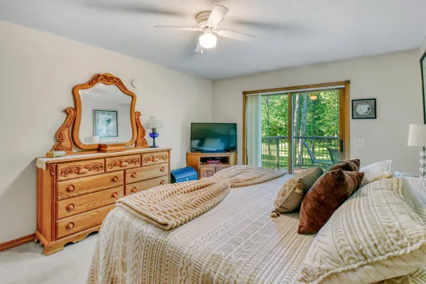 $795,000 | 37895 Southwest Height Of Land Drive, Rochert, MN 56578