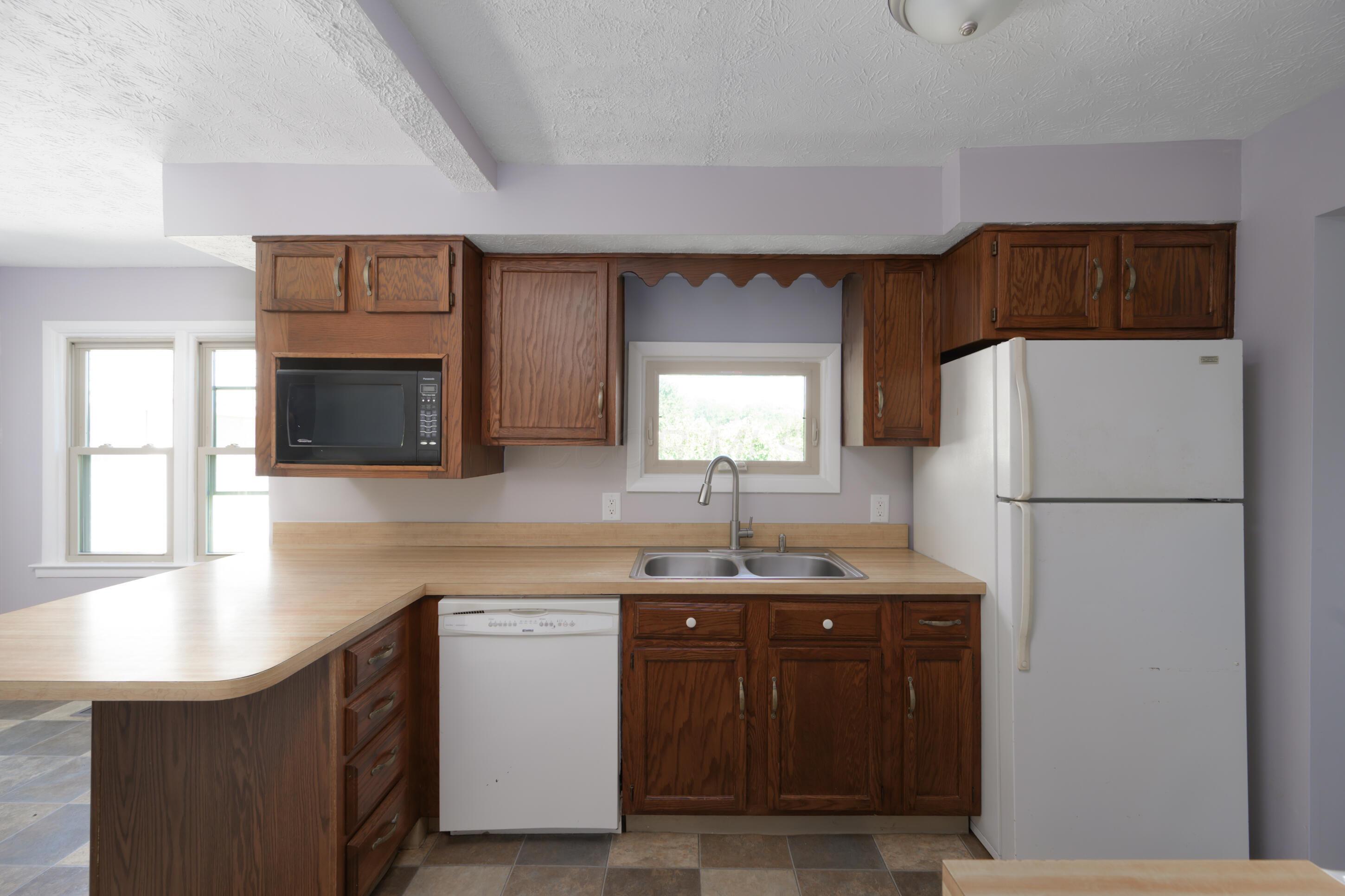 1264 Tarkiln Road Southeast Lancaster, OH 43130 - Photo 18 of 38 Kitchen
