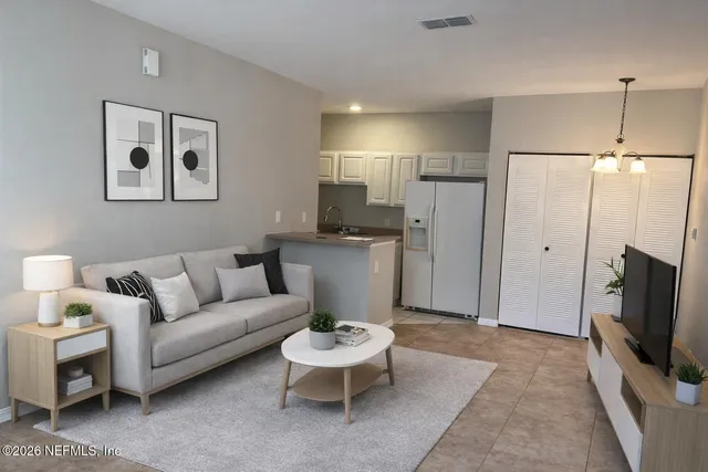 $1,250 | 13703 Richmond Park Drive North, Unit 1504, Jacksonville, FL 32224