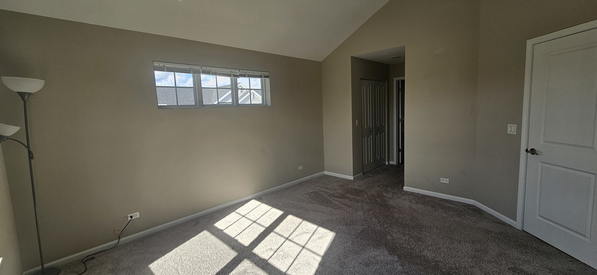 210 Timberleaf Circle Roselle, IL 60172 - Photo 8 of 14 an empty room that has a window