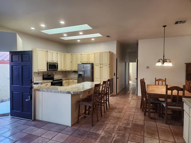 $2,925 | 54035 Avenida Martinez, La Quinta, CA 92253