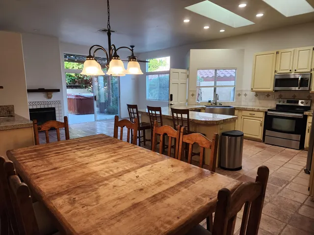 $2,925 | 54035 Avenida Martinez, La Quinta, CA 92253