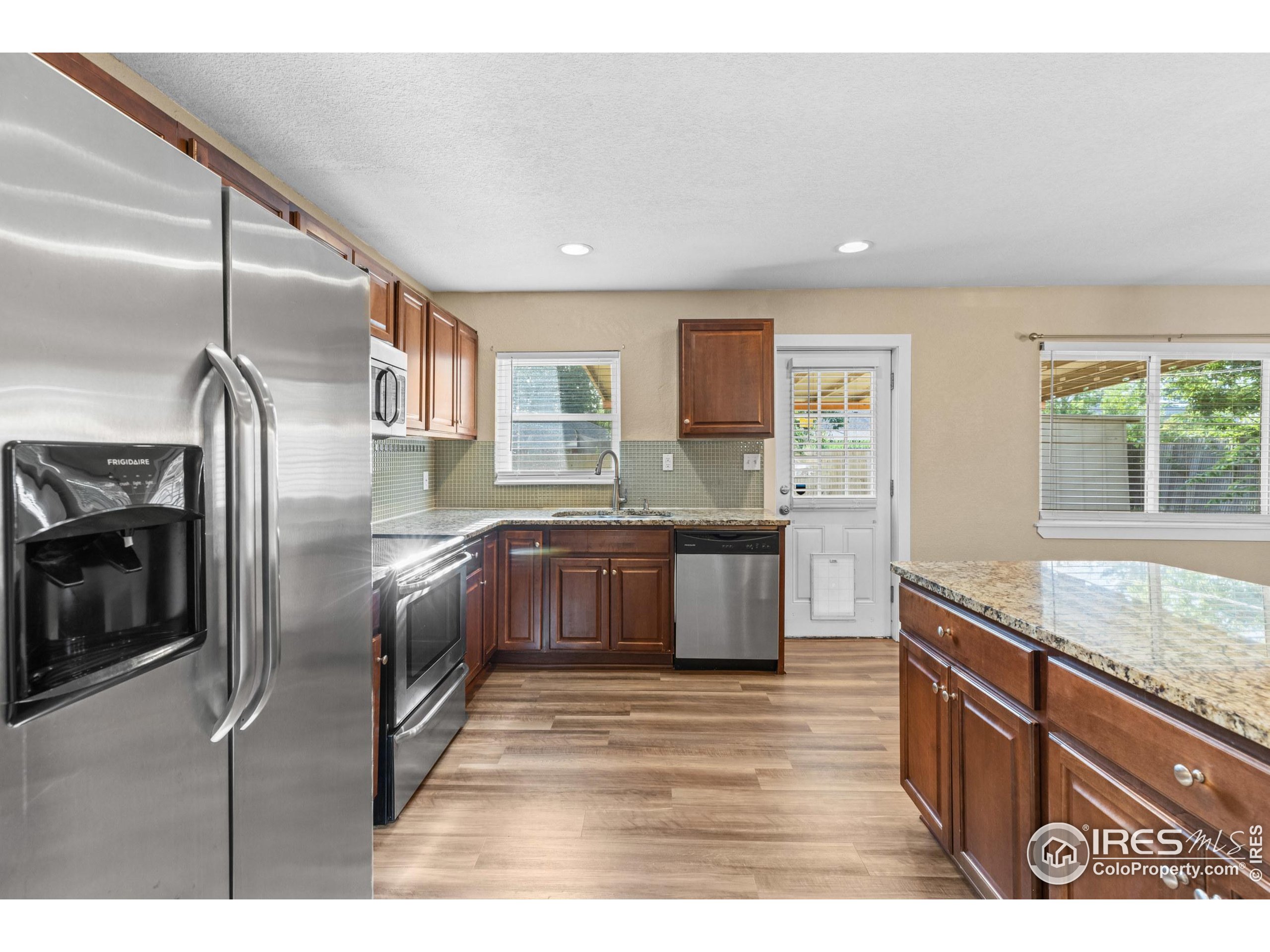 1170 Racine Street Aurora, CO 80011 - Photo 2 of 44