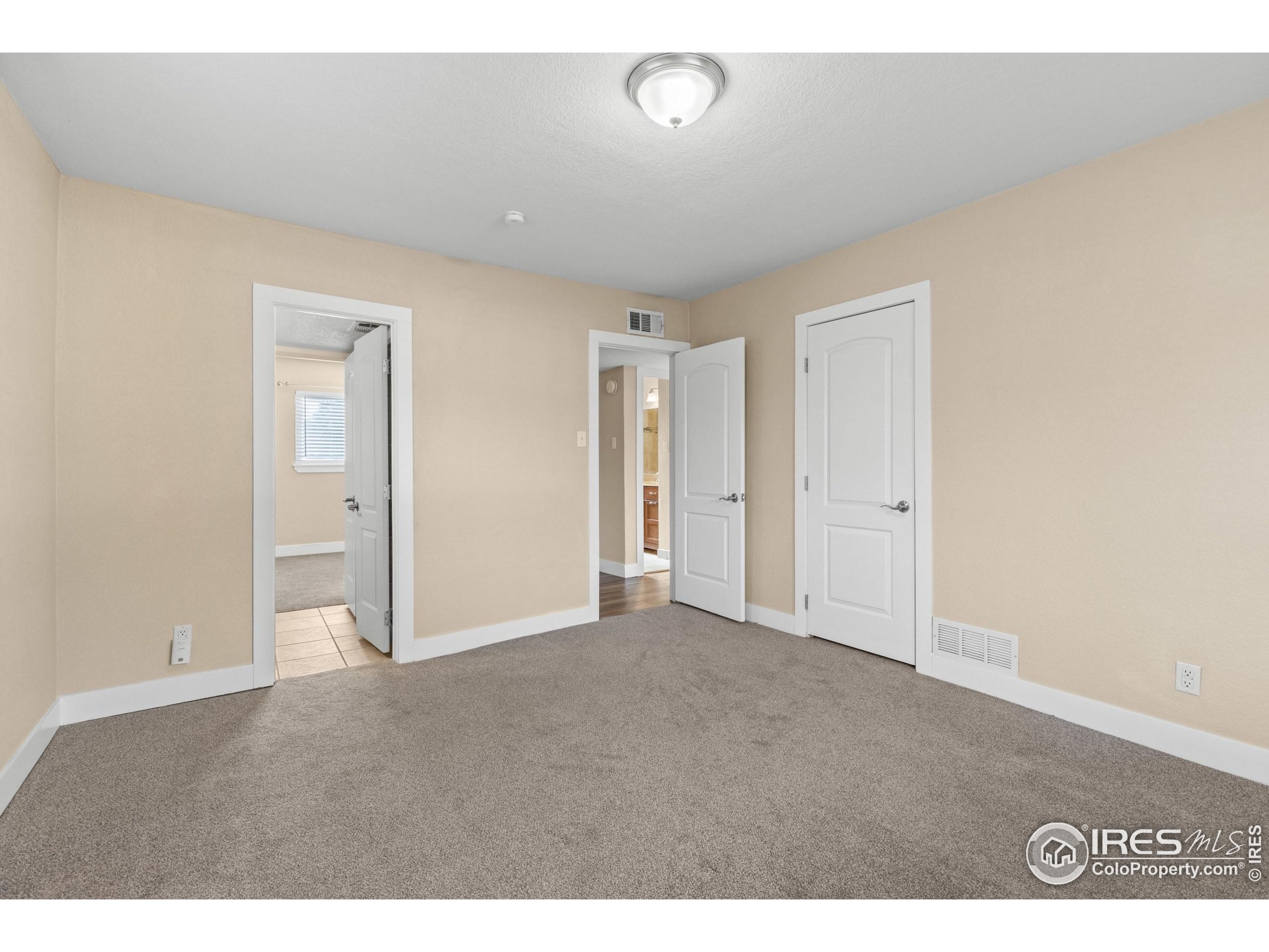 1170 Racine Street Aurora, CO 80011 - Photo 28 of 44