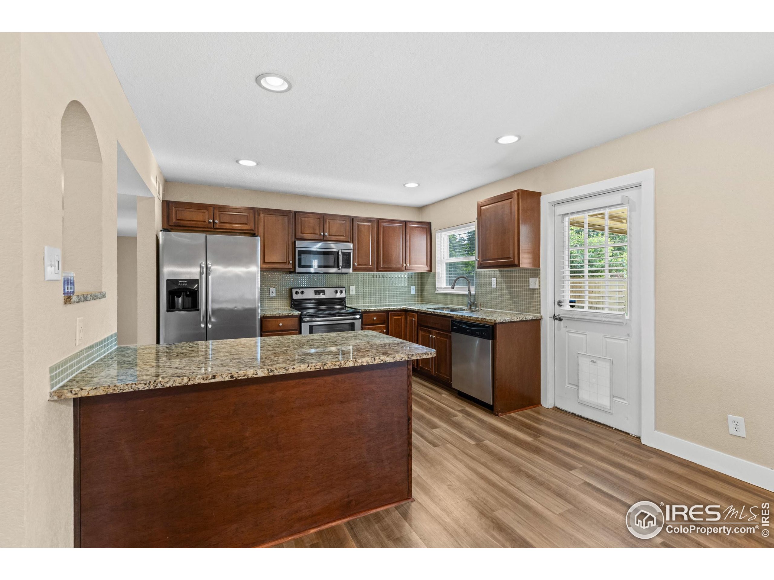 1170 Racine Street Aurora, CO 80011 - Photo 7 of 44