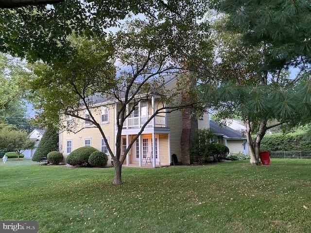17 Becker Drive Lititz, PA 17543 - Photo 44 of 50 summer view