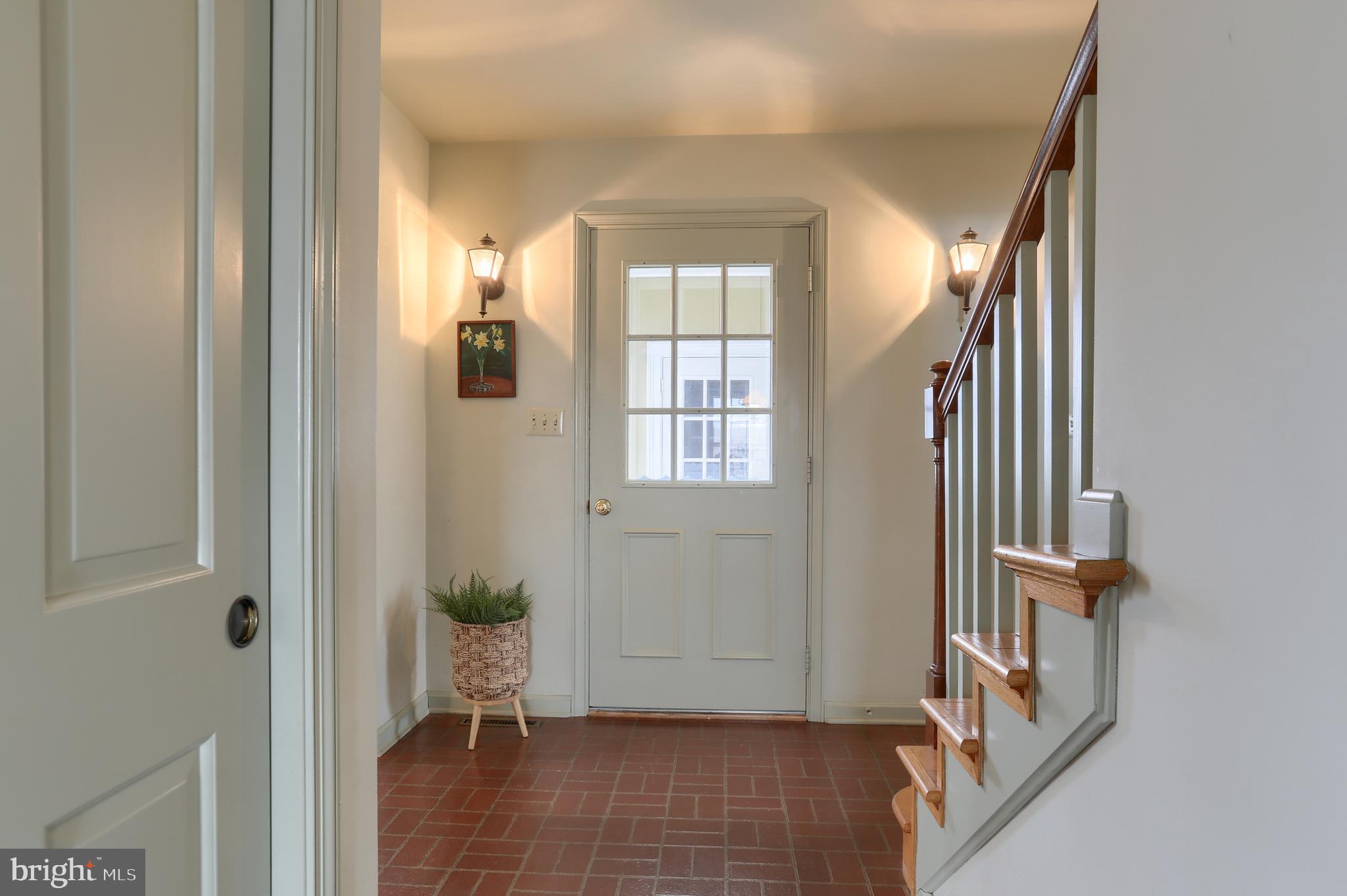 17 Becker Drive Lititz, PA 17543 - Photo 6 of 50 foyer