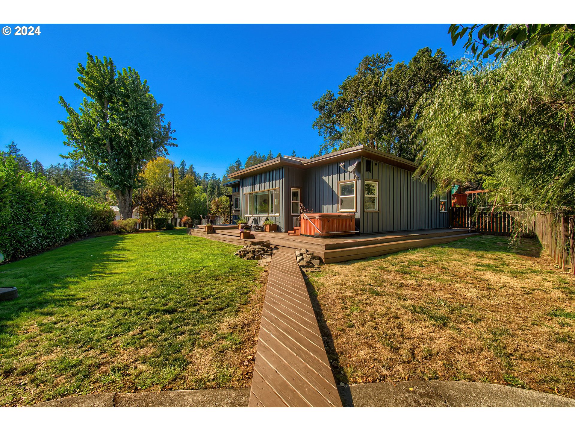450 Frank Johns Road Stevenson, WA 98648 - Photo 35 of 36 a view of a house with backyard