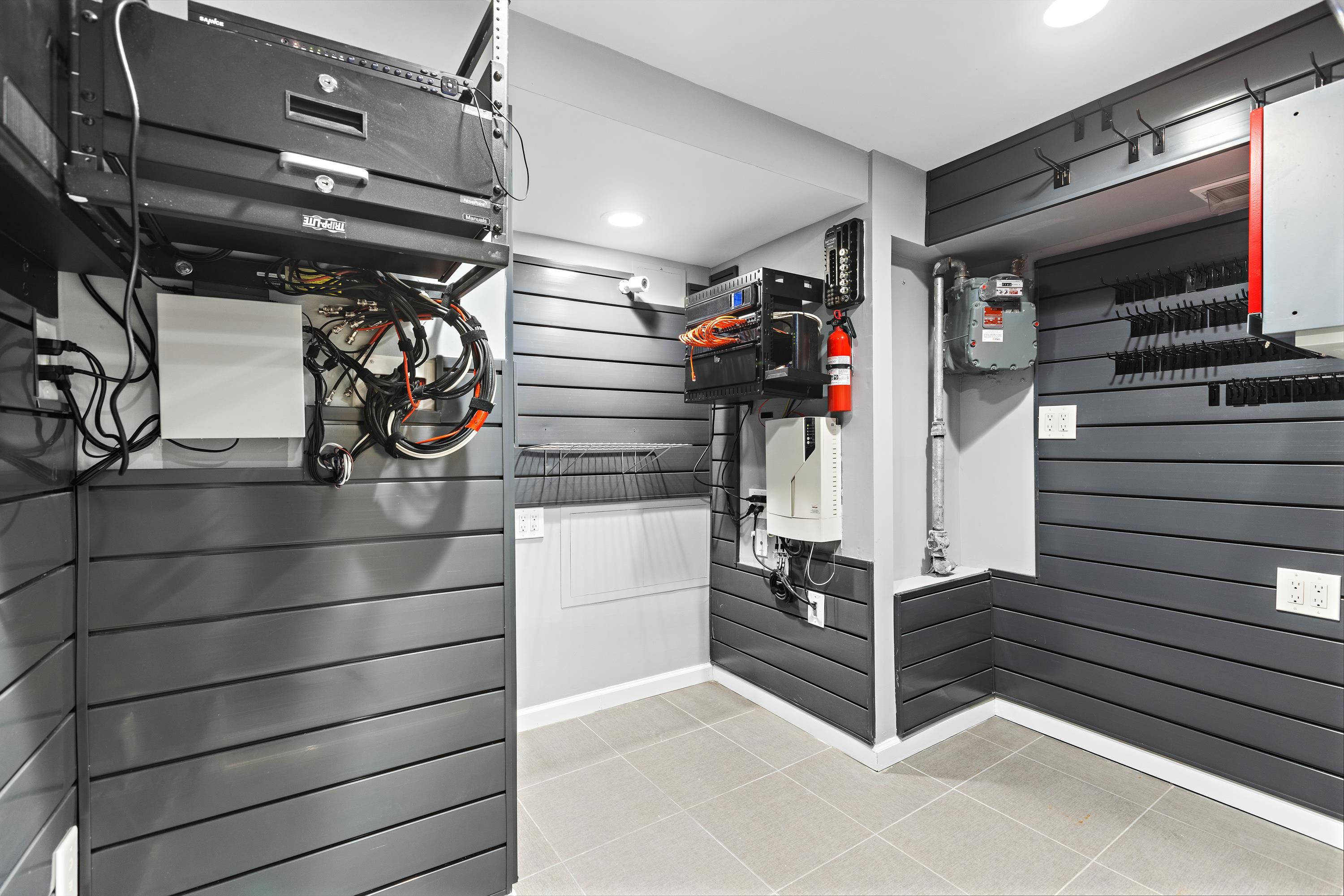 147 Manhattan Avenue Jersey City, NJ 07307 - Photo 17 of 42