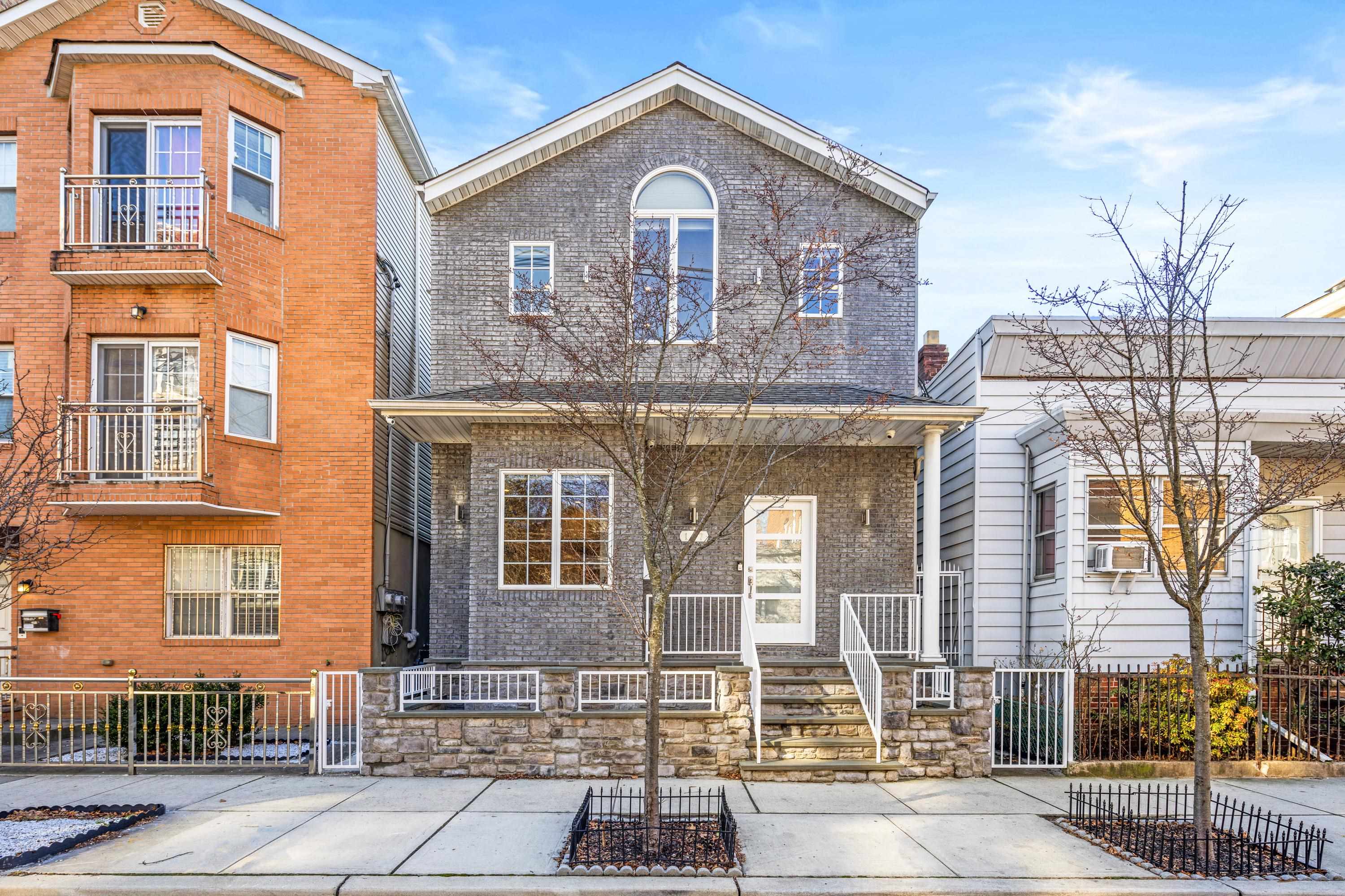 147 Manhattan Avenue Jersey City, NJ 07307 - Photo 36 of 42