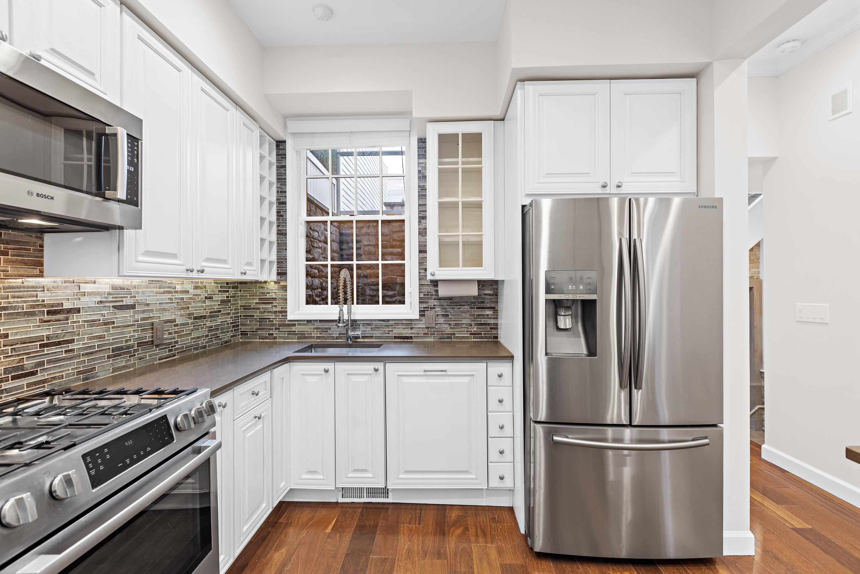 147 Manhattan Avenue Jersey City, NJ 07307 - Photo 4 of 42