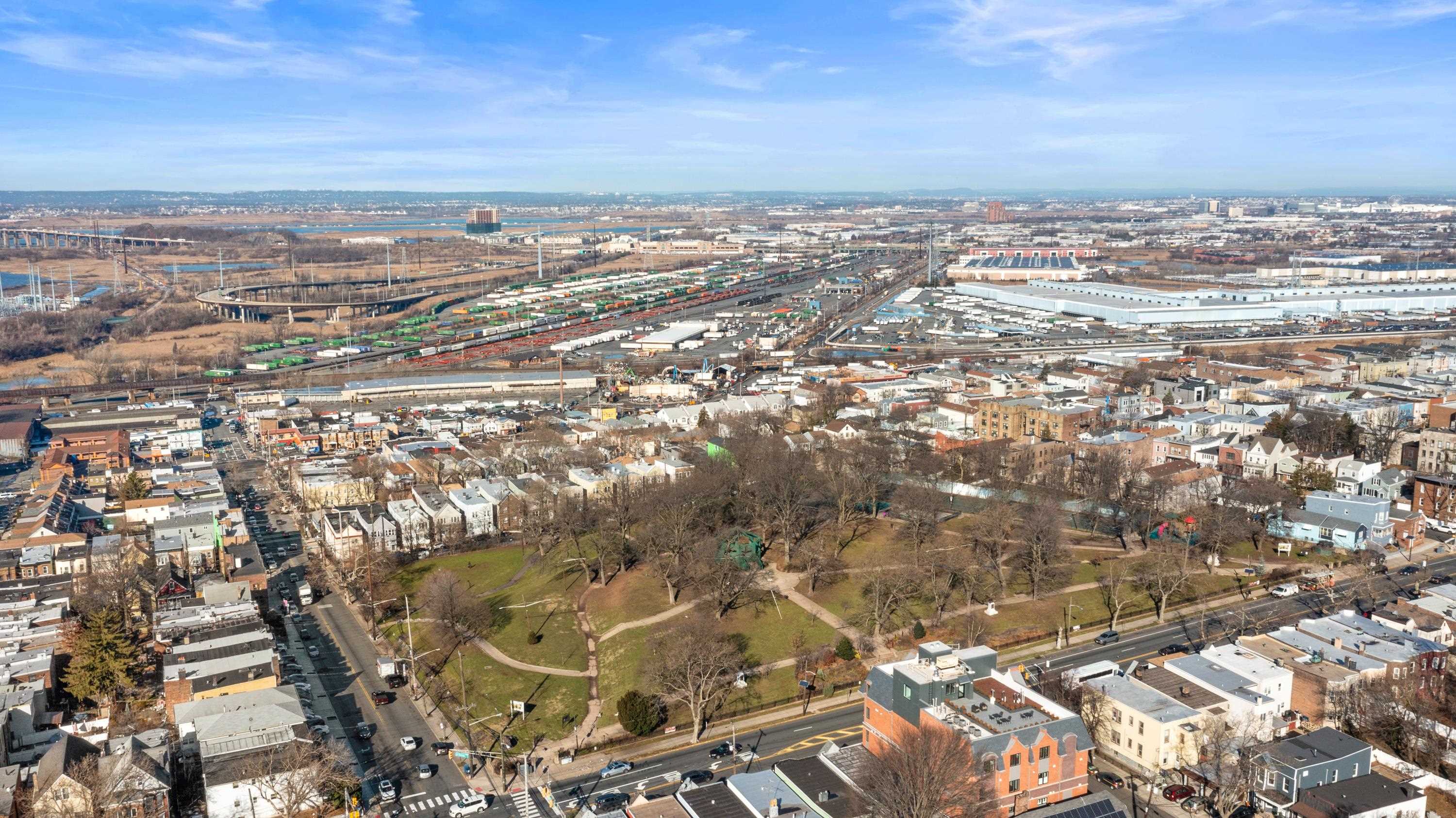 147 Manhattan Avenue Jersey City, NJ 07307 - Photo 41 of 42