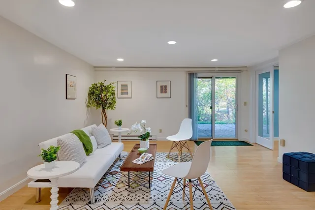 $799,000 | 134 Chestnut Circle, Unit 134, Lincoln, MA 01773