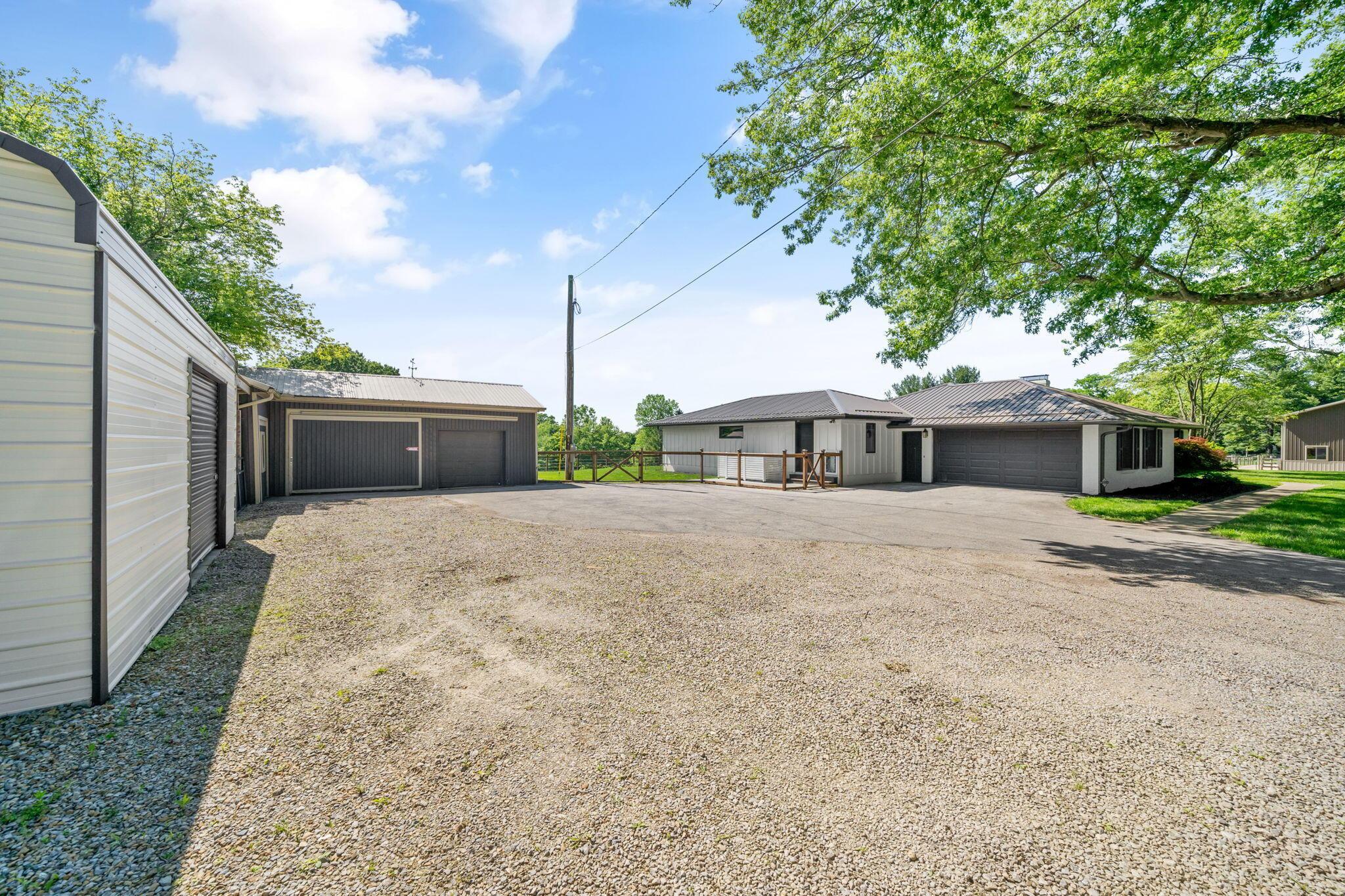 5516 Lancaster Road Hebron, OH 43025 - Photo 49 of 116 Parking court