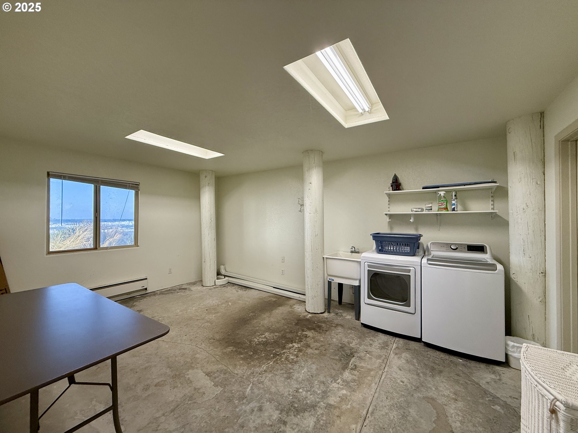 30555 Sandy Drive Gold Beach, OR 97444 - Photo 11 of 41