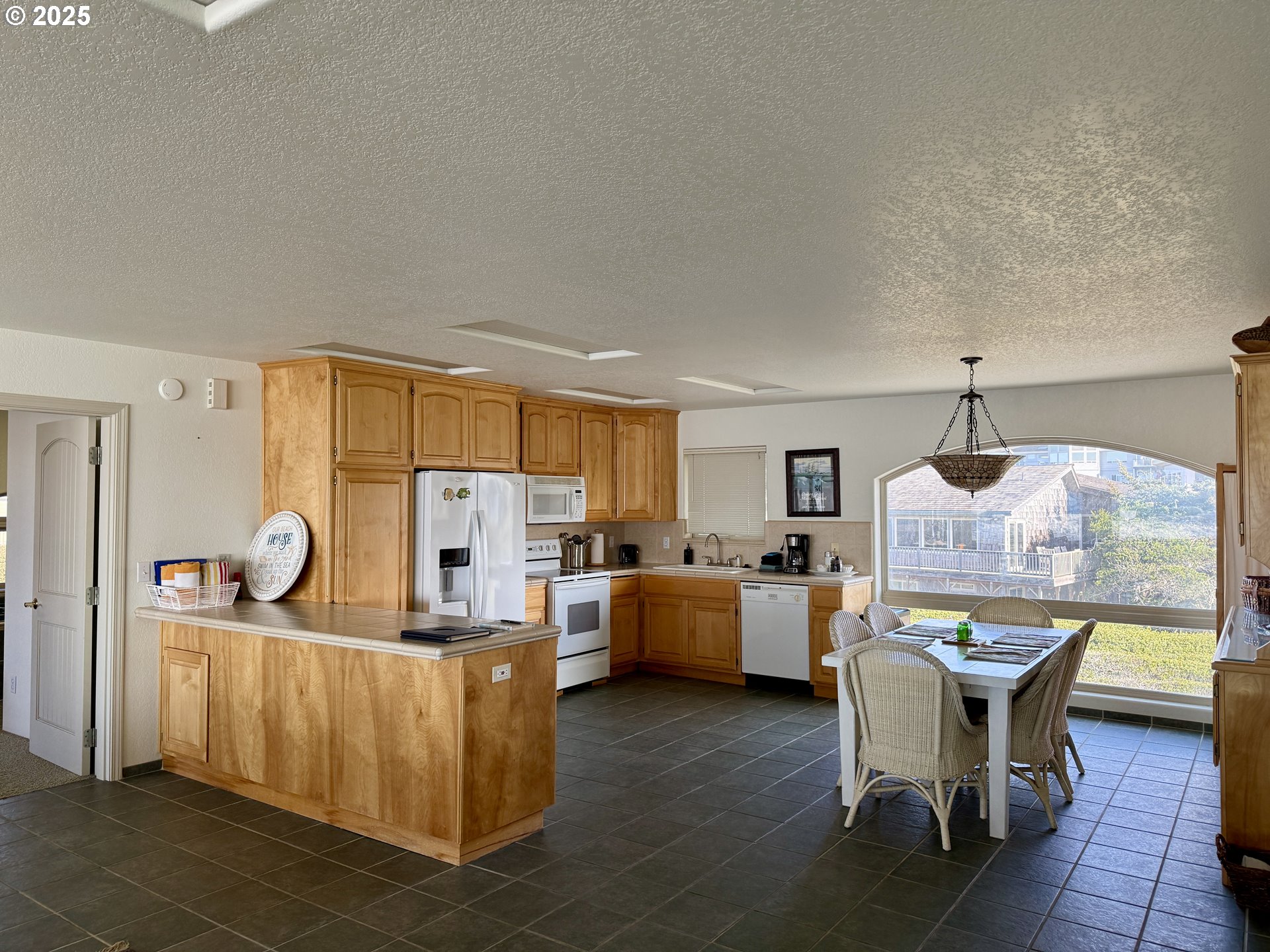 30555 Sandy Drive Gold Beach, OR 97444 - Photo 14 of 41