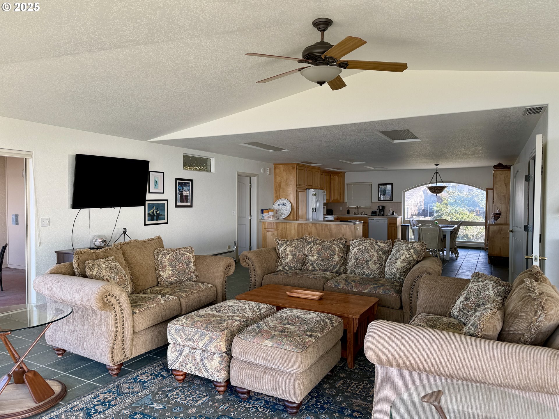 30555 Sandy Drive Gold Beach, OR 97444 - Photo 15 of 41