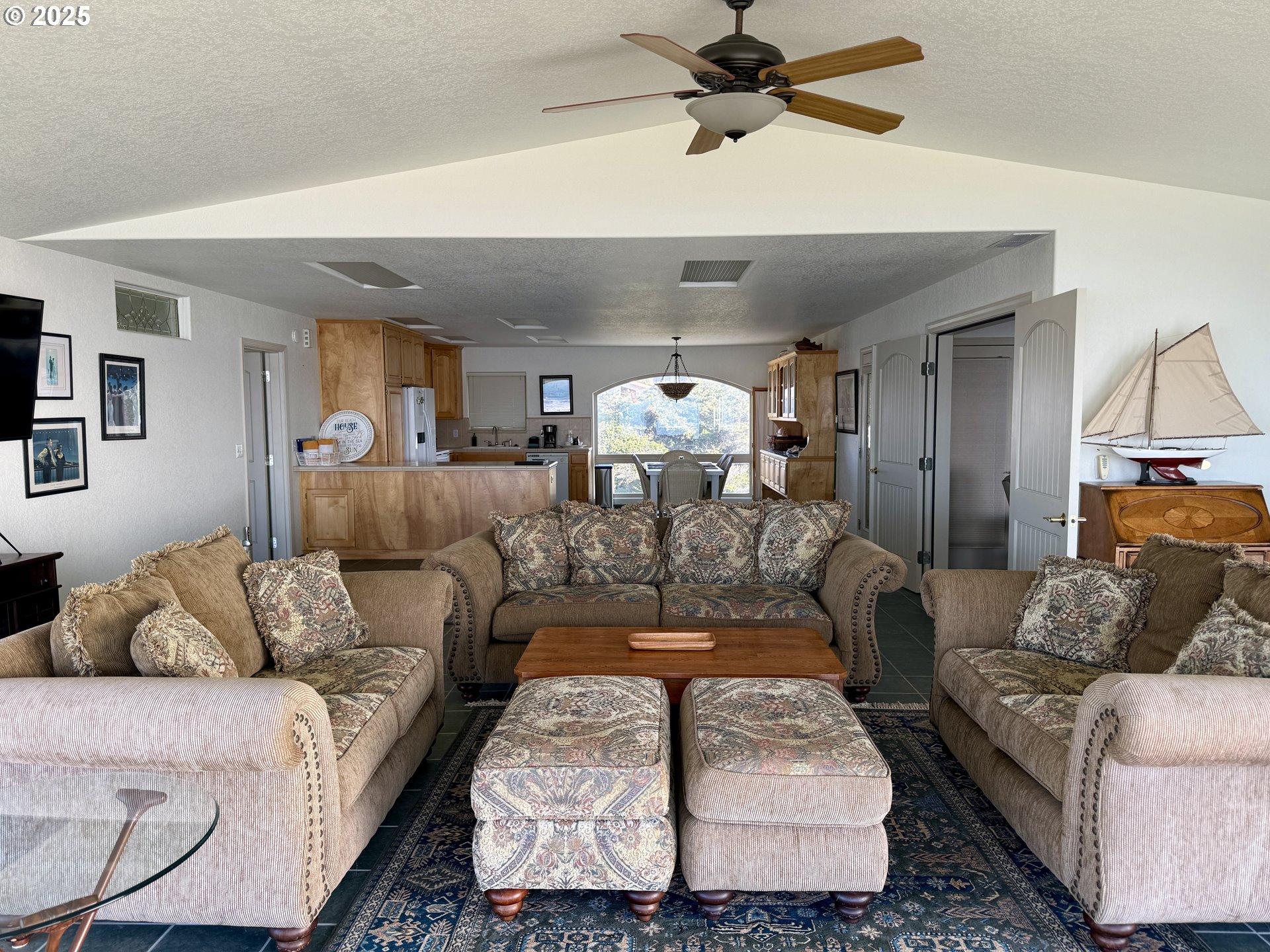 30555 Sandy Drive Gold Beach, OR 97444 - Photo 16 of 41