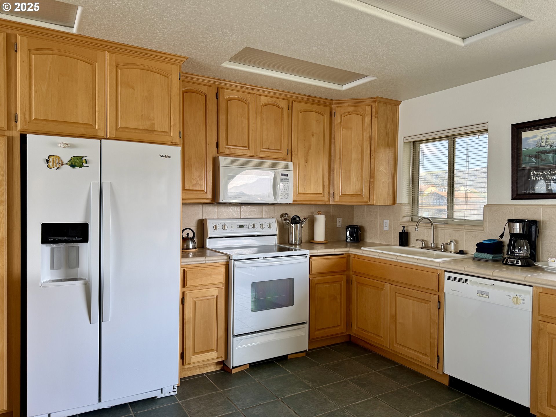 30555 Sandy Drive Gold Beach, OR 97444 - Photo 18 of 41