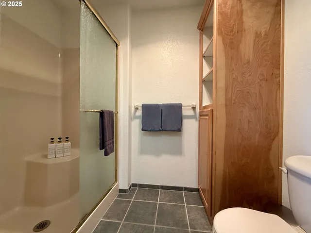 $1,350,000 | 30555 Sandy Drive, Gold Beach, OR 97444