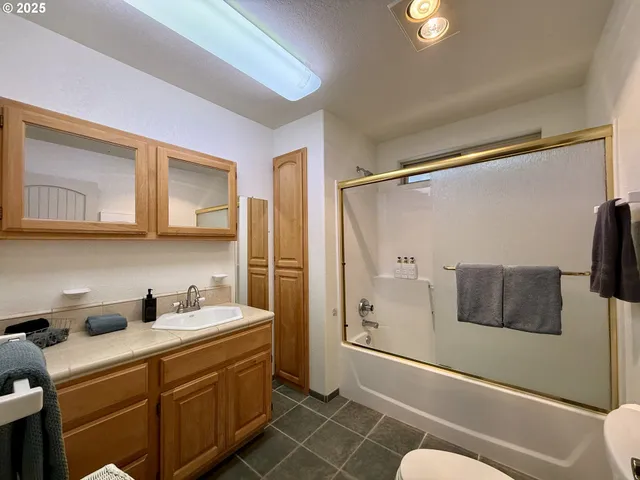 $1,350,000 | 30555 Sandy Drive, Gold Beach, OR 97444