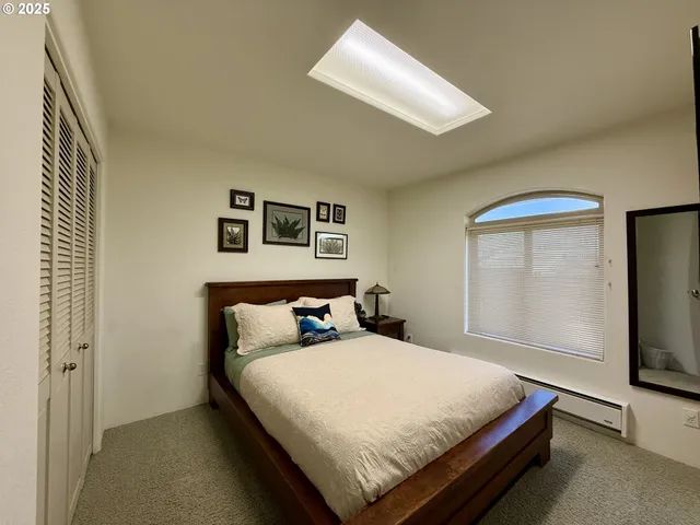 $1,350,000 | 30555 Sandy Drive, Gold Beach, OR 97444