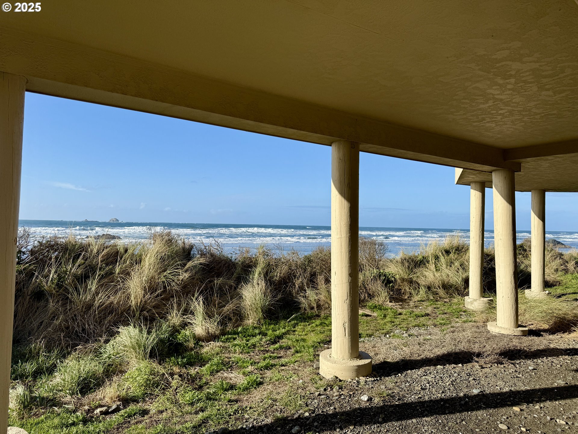 30555 Sandy Drive Gold Beach, OR 97444 - Photo 6 of 41