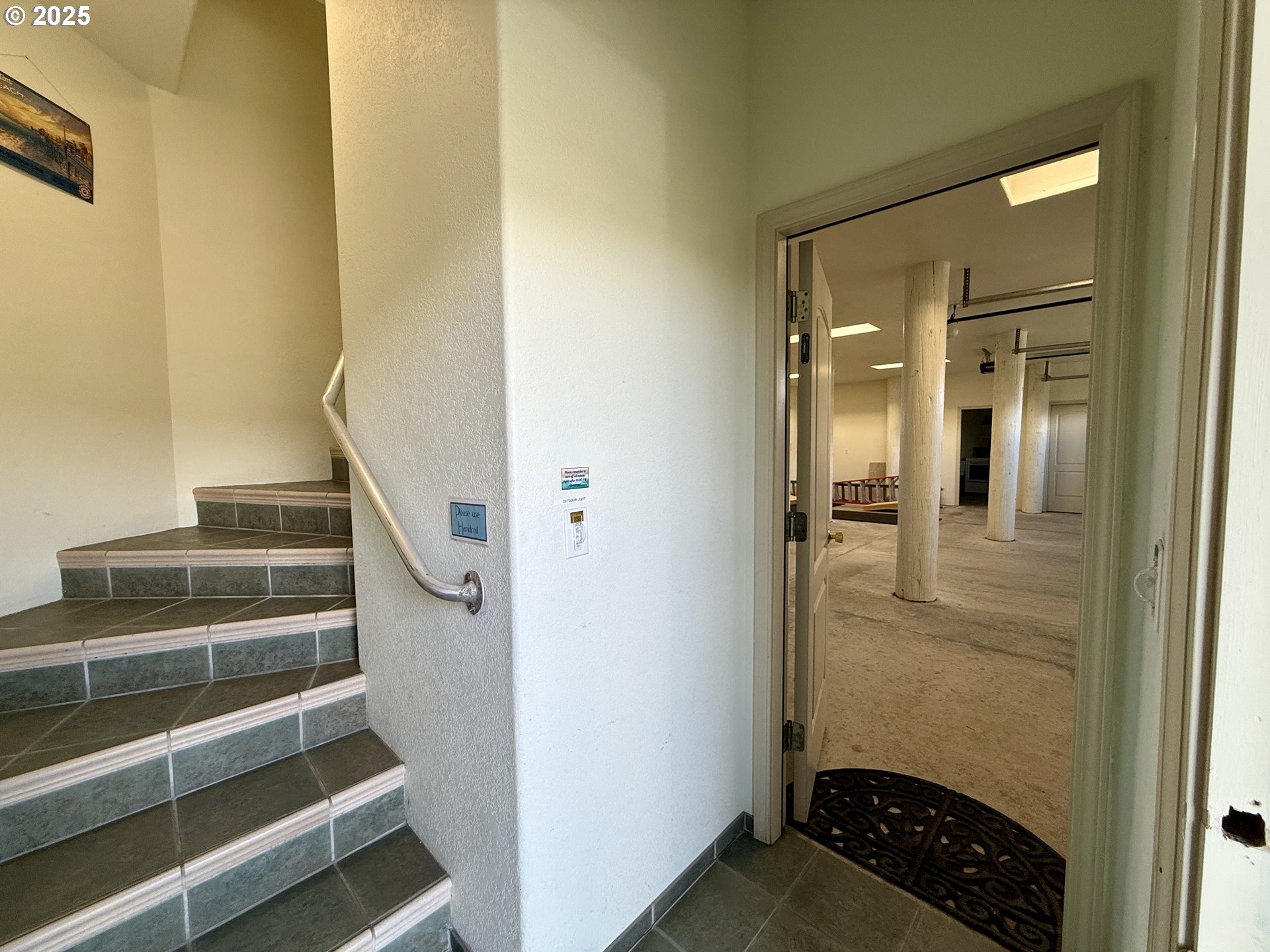 30555 Sandy Drive Gold Beach, OR 97444 - Photo 8 of 41