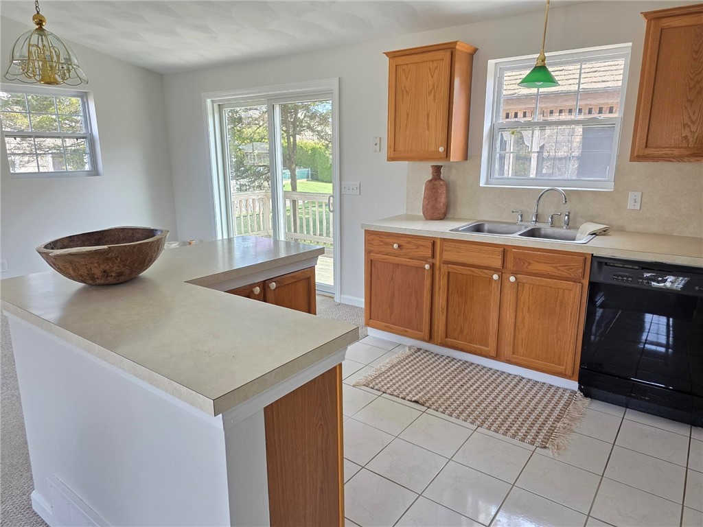 12 Butterfly Drive Westerly, RI 02891 - Photo 8 of 25