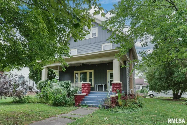 $185,000 | 412 Elm Street, Delavan, IL 61734